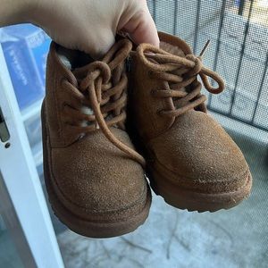 Toddler size 7 uggs they’re used but in good condition original box